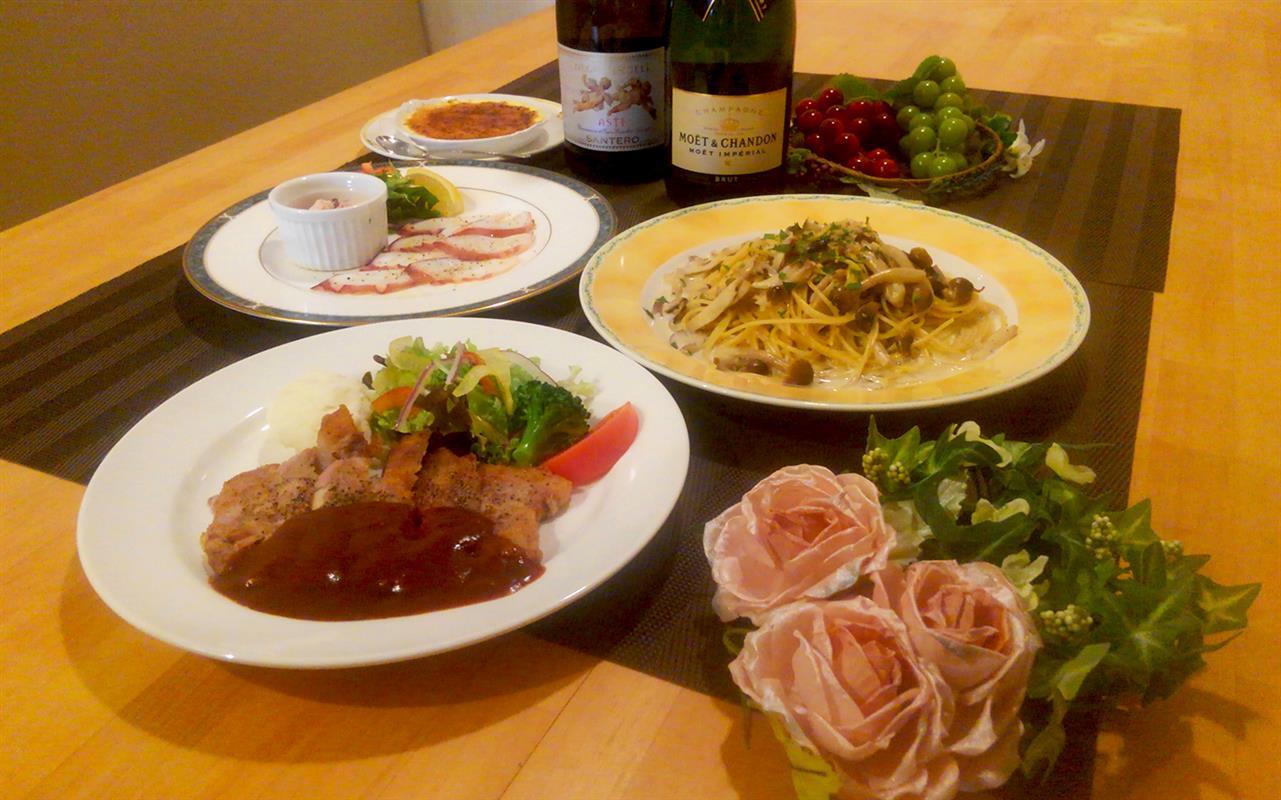 ランチと定食、夜はバル形式でワインが楽しめる高岡市の洋食＆バル　ティオ は女子会に最適です。